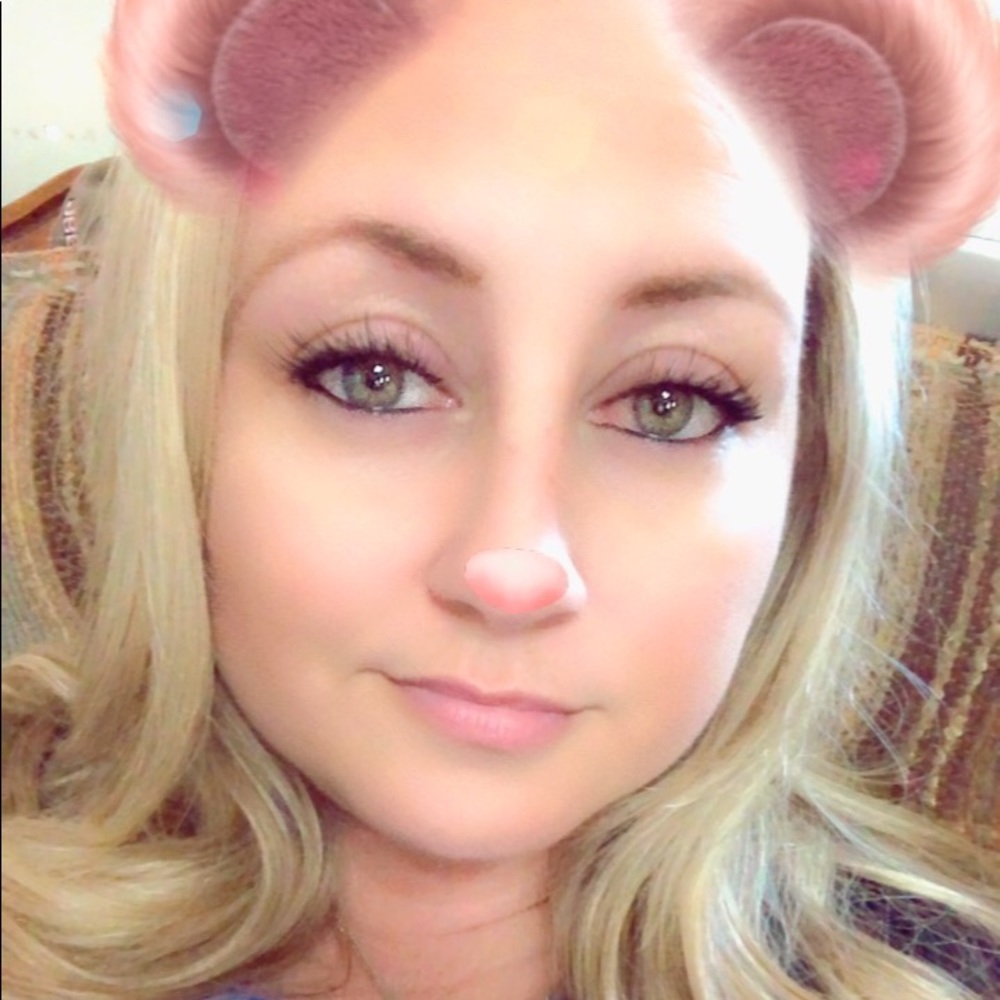 Meet your Posher, Lisa